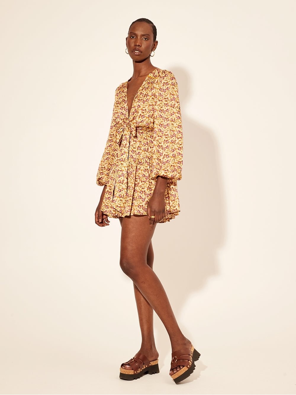KIVARI Mia Tie Front Floral Mini Dress Golden Ditsy Size 10 - Picture 5 of 12